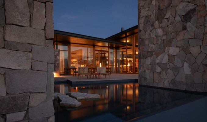 Tierra Atacama, Beckons