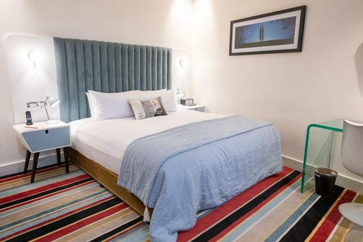 Hotel DeBrett