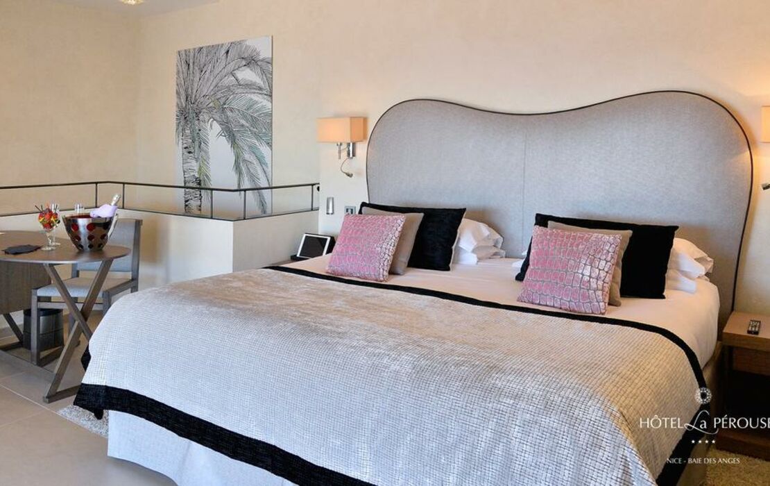 Hôtel La Pérouse Nice Baie des Anges