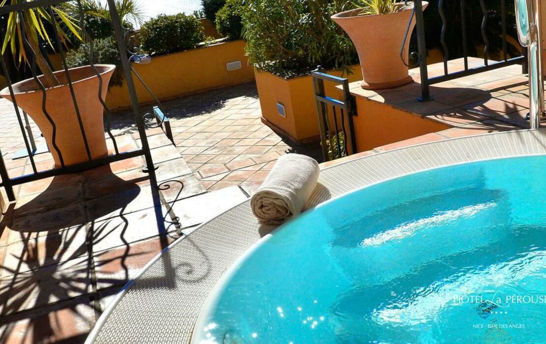 Hôtel La Pérouse Nice Baie des Anges