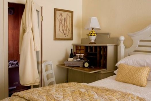 Farmhouse Inn