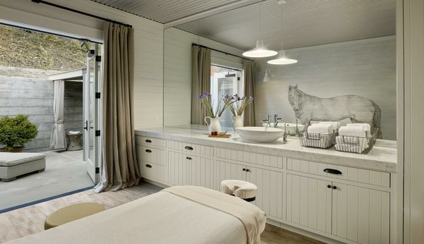 Farmhouse Inn