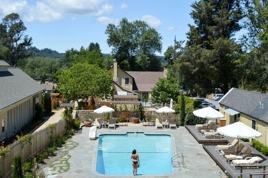 Farmhouse Inn