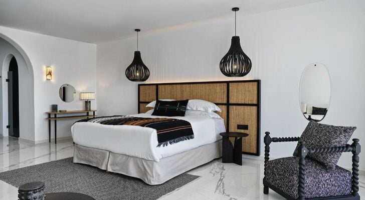 Kouros Hotel & Suites