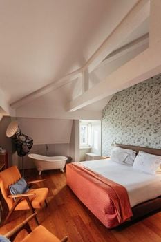 Lisboa Carmo Hotel