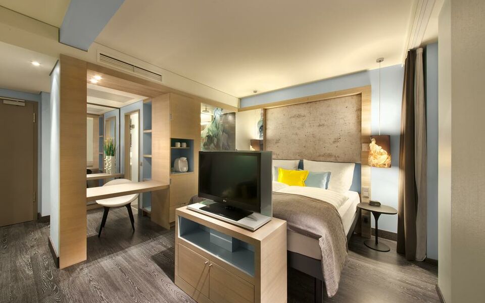 Hotel Indigo Berlin Alexanderplatz Standard Room Hotel Indigo Berlin Alexanderplatz Standard Room
