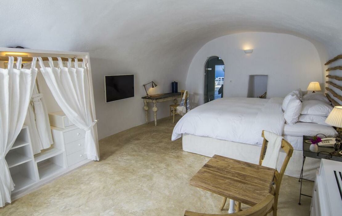 Iconic Santorini, a boutique cave hotel