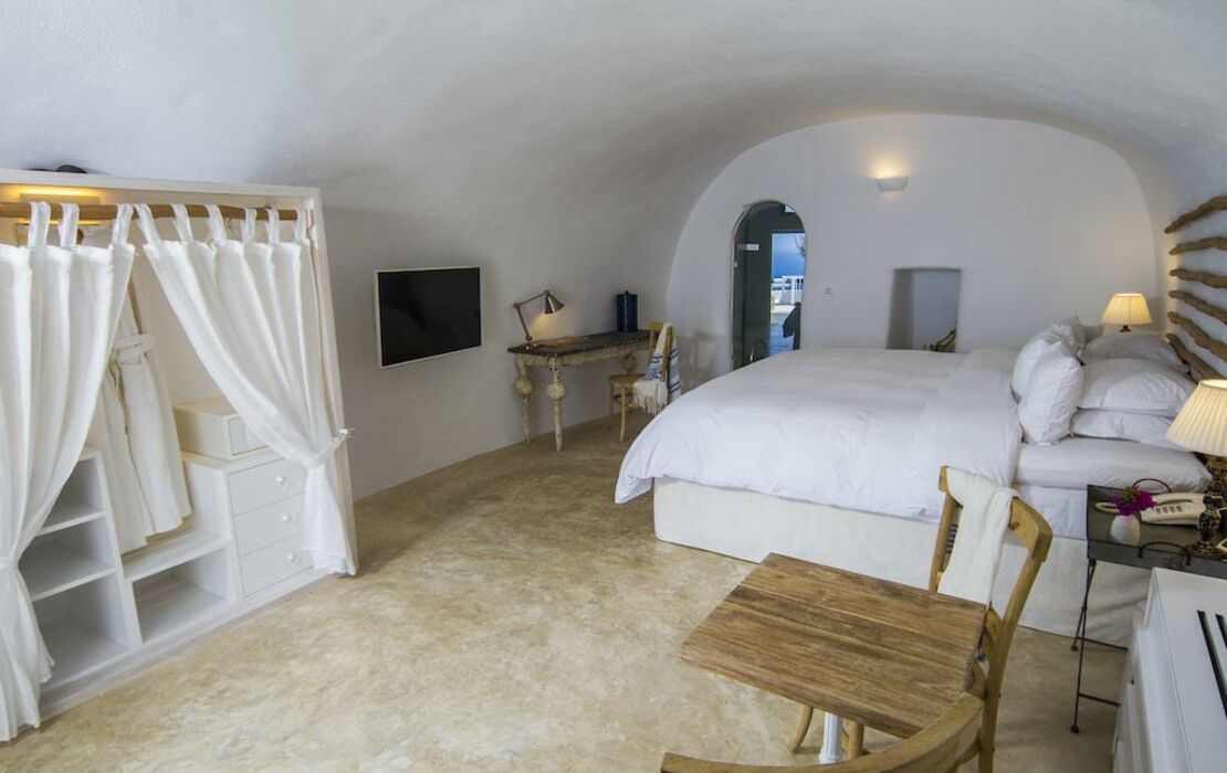 Iconic Santorini, a boutique cave hotel