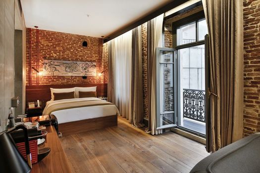 Hotel The public