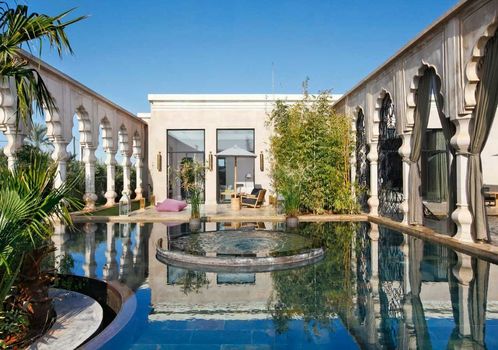 Palais Namaskar