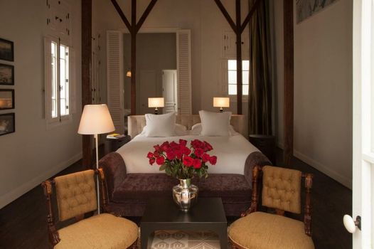 Hotel B
