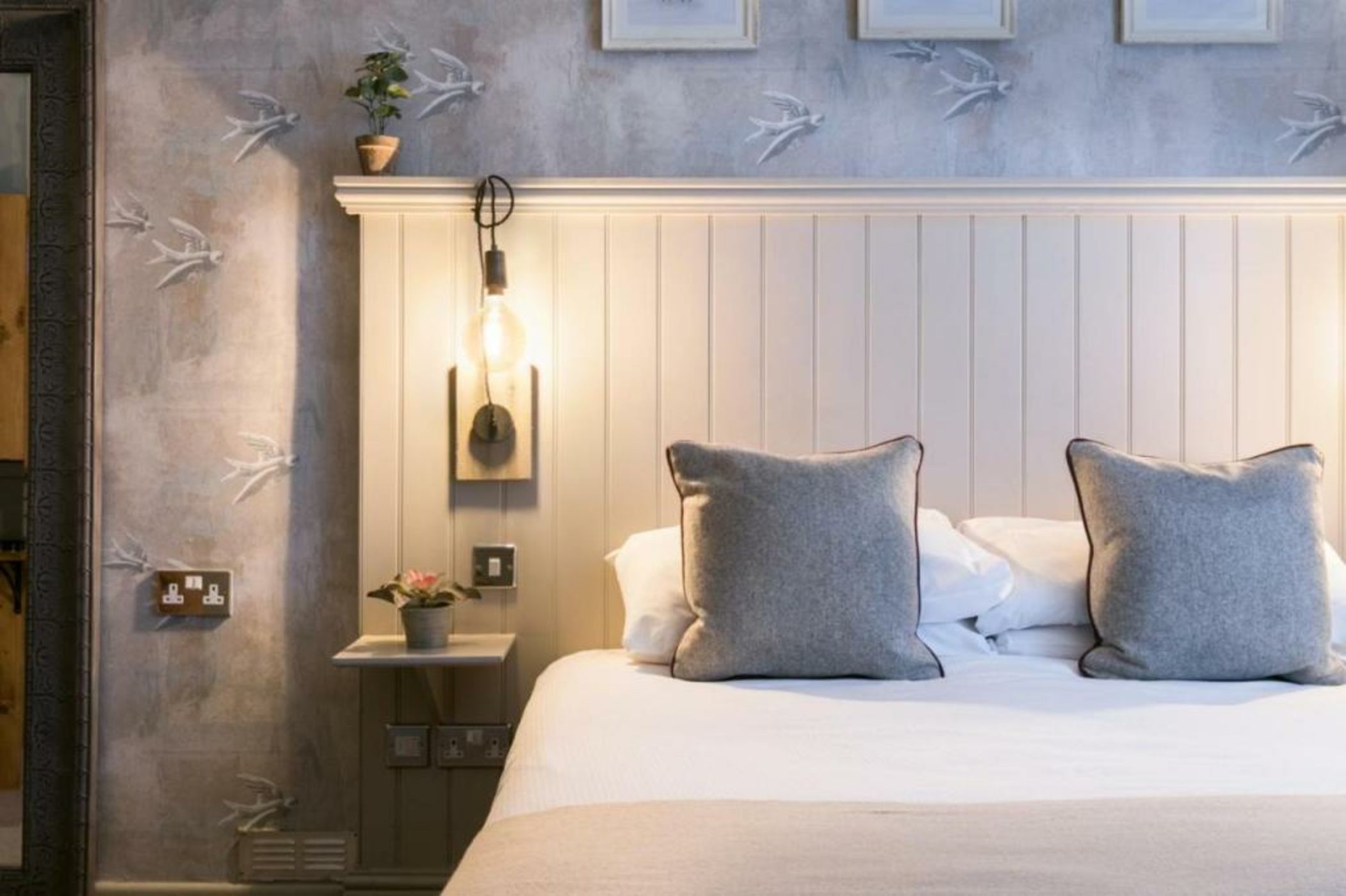 The Angel & Blue Pig