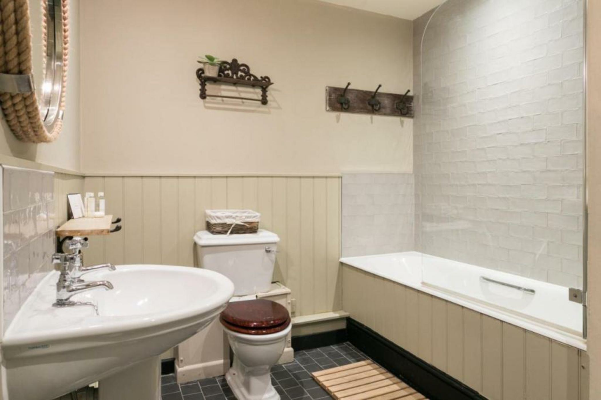 The Angel & Blue Pig