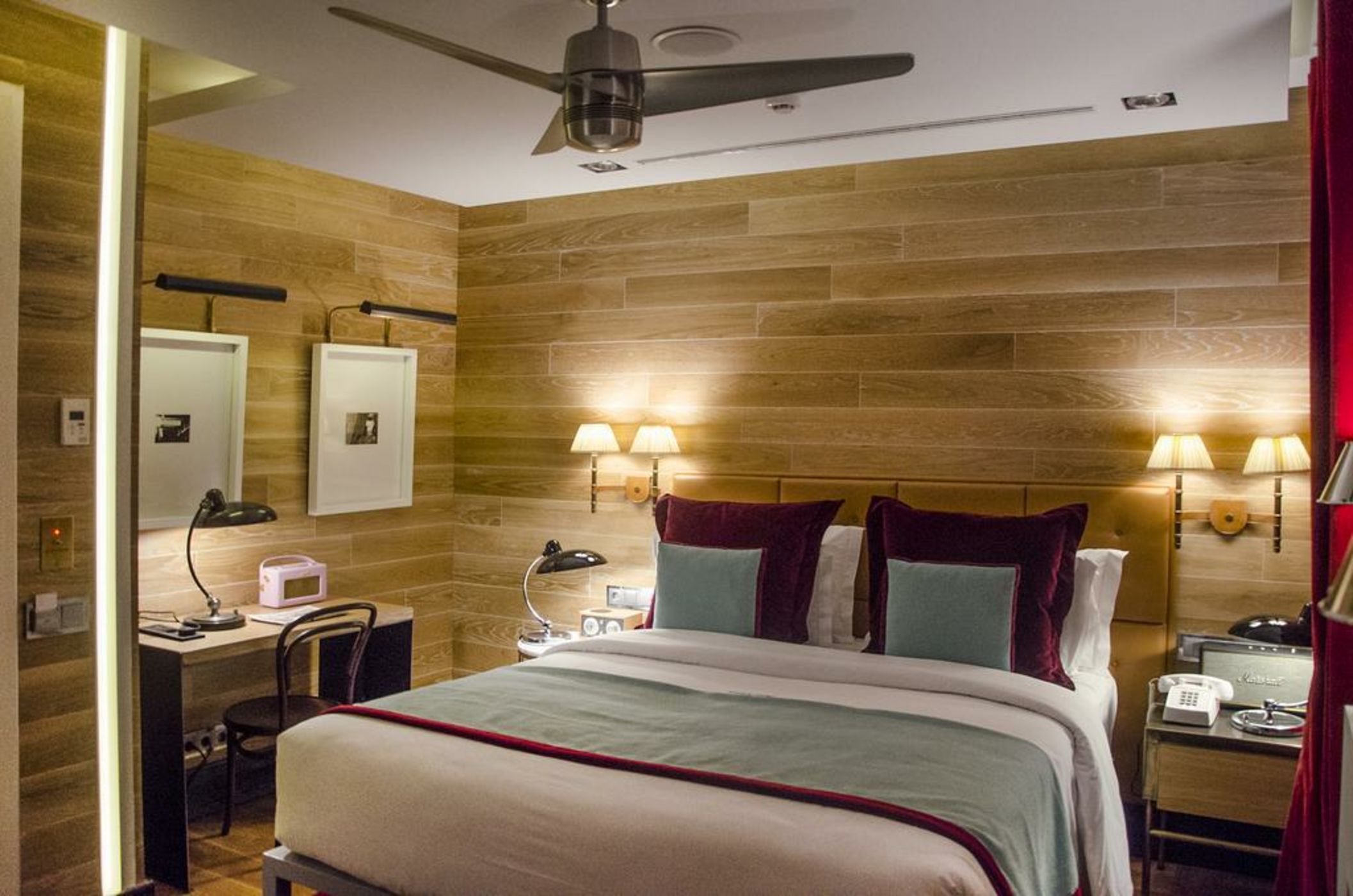 Browns Central Hotel