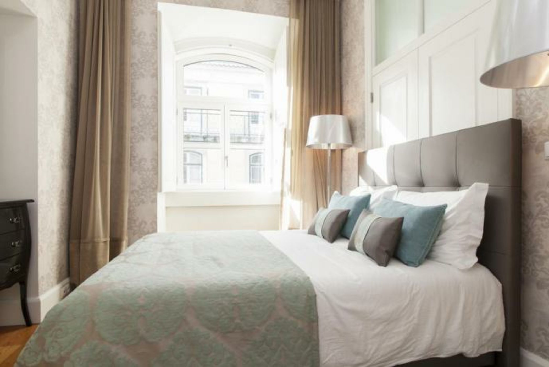 Downtown Blue Apartments | RentExperience