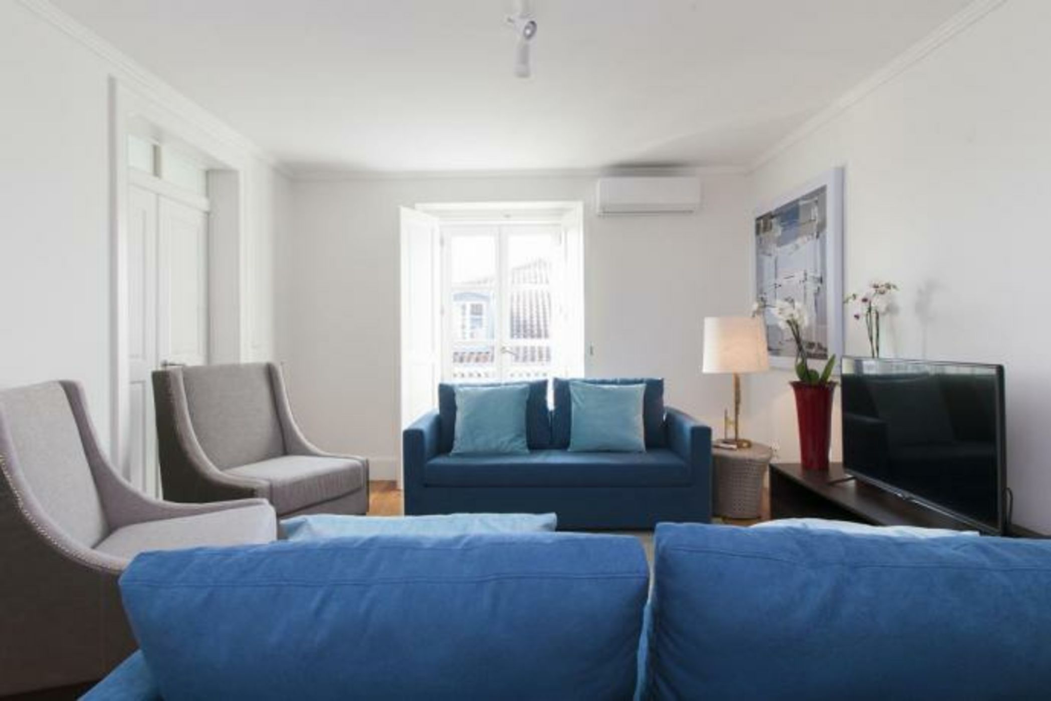 Downtown Blue Apartments | RentExperience