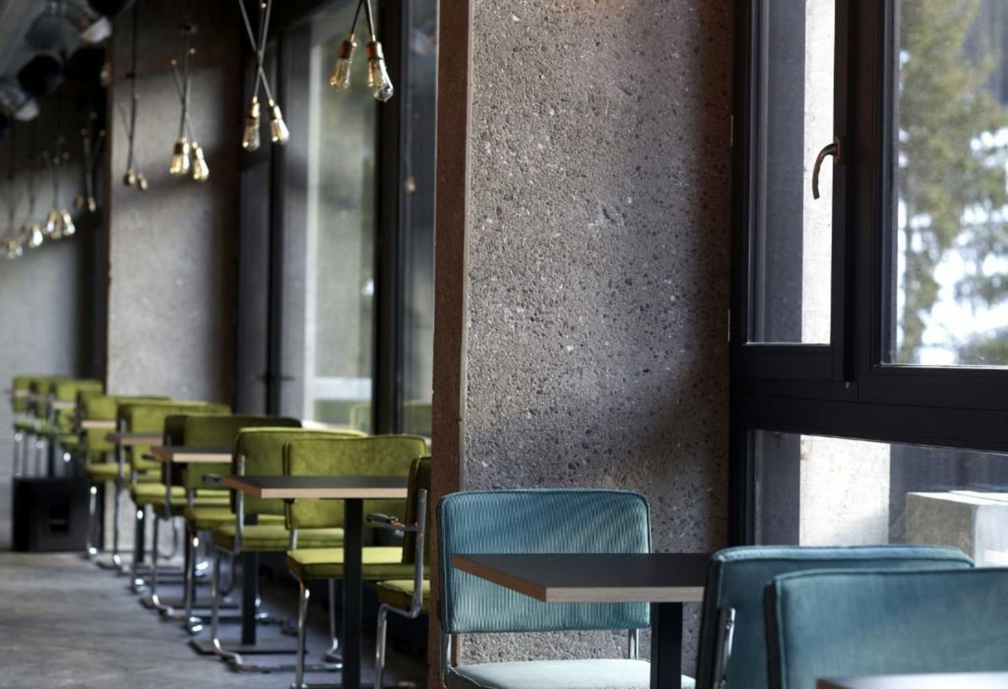 Totem, Friendly Hotel