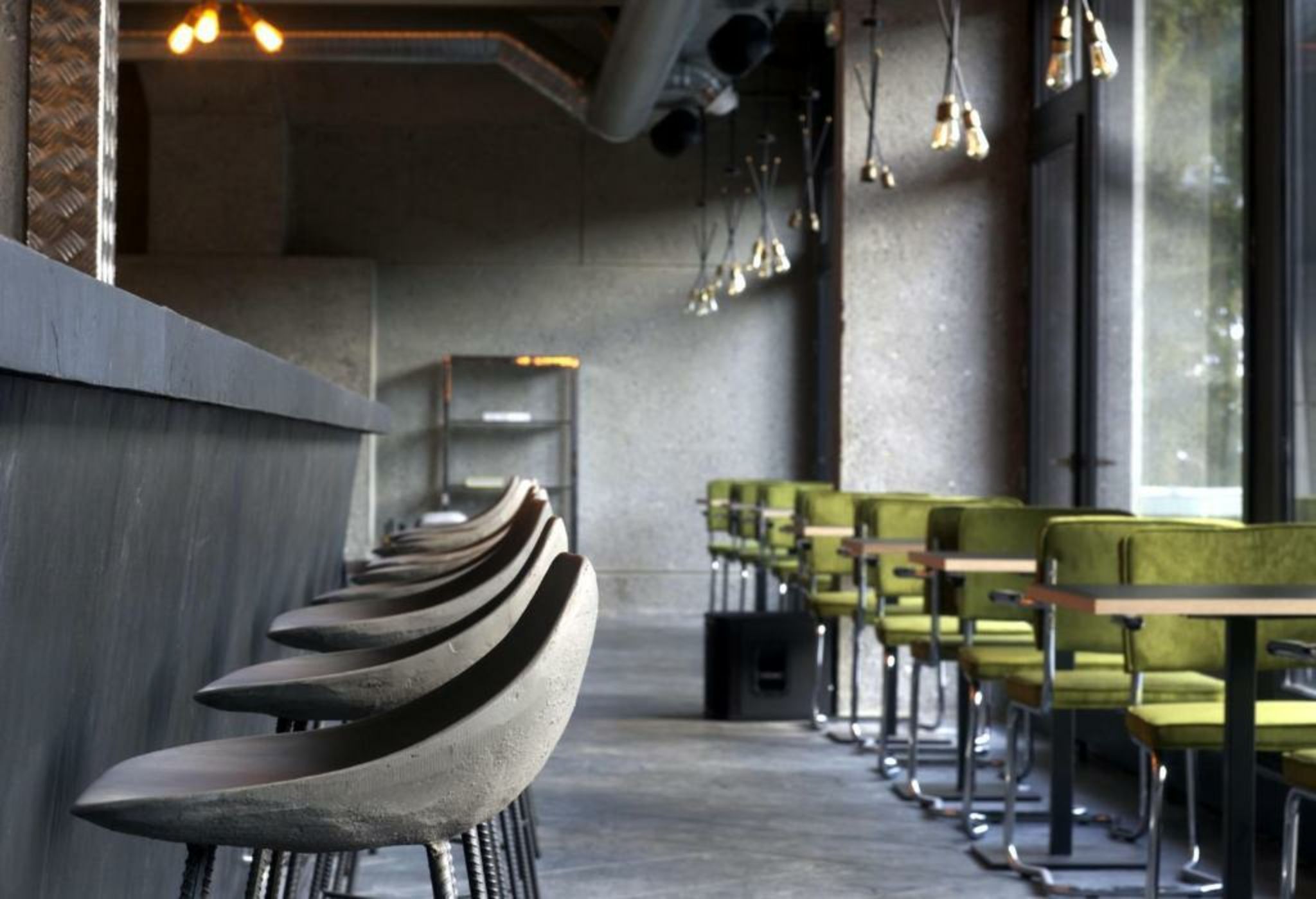 Totem, Friendly Hotel