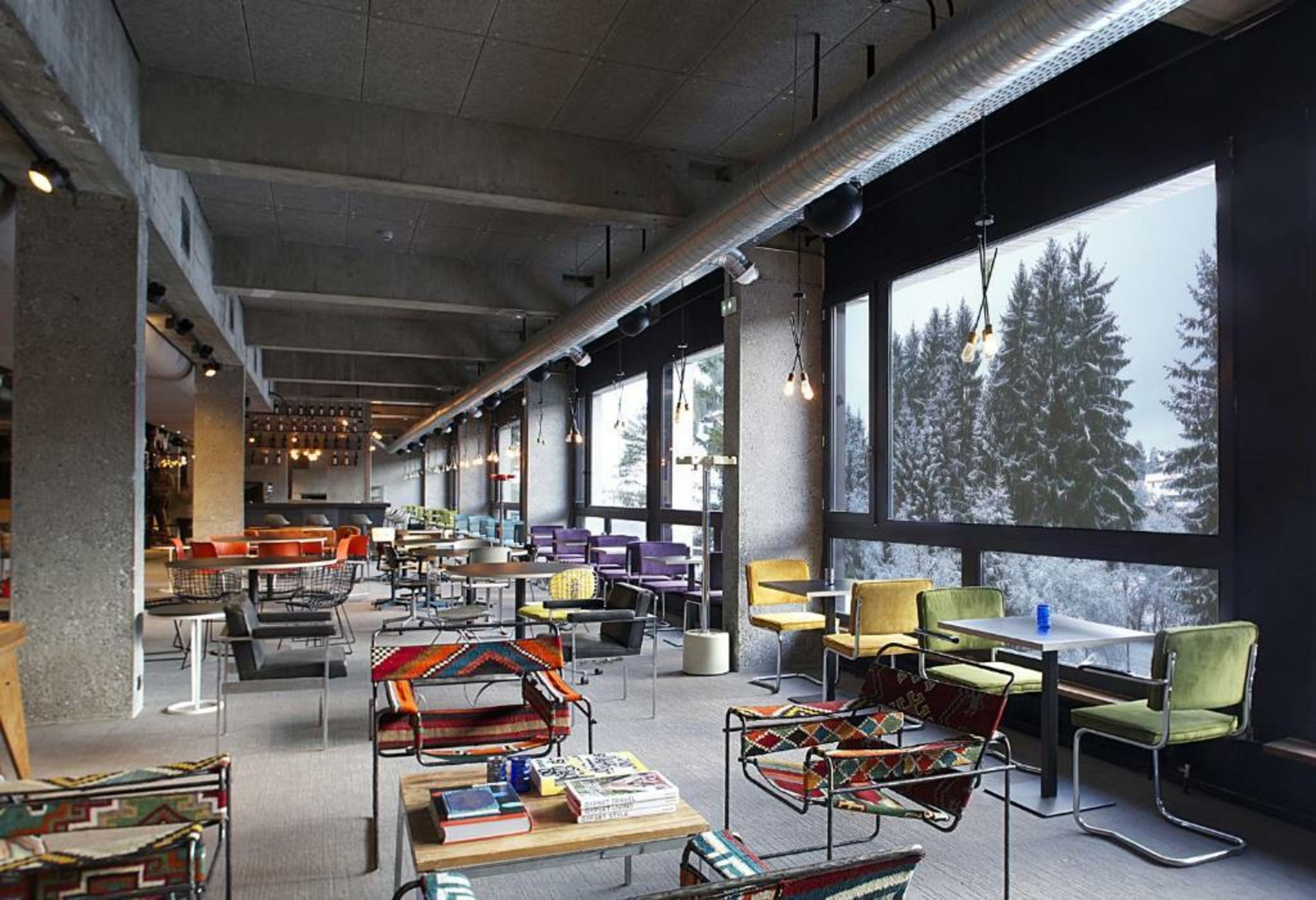 Totem, Friendly Hotel