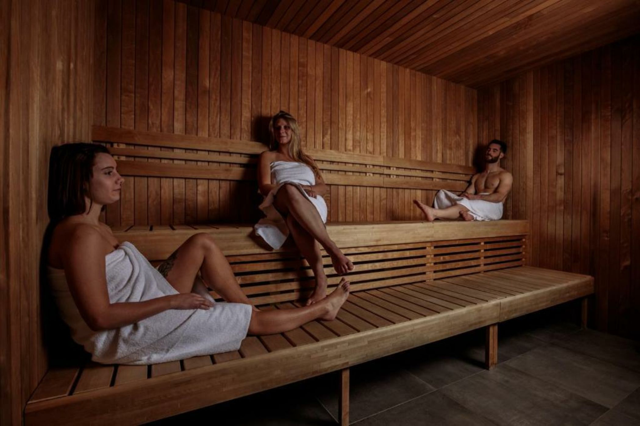 Totem, Friendly Hotel