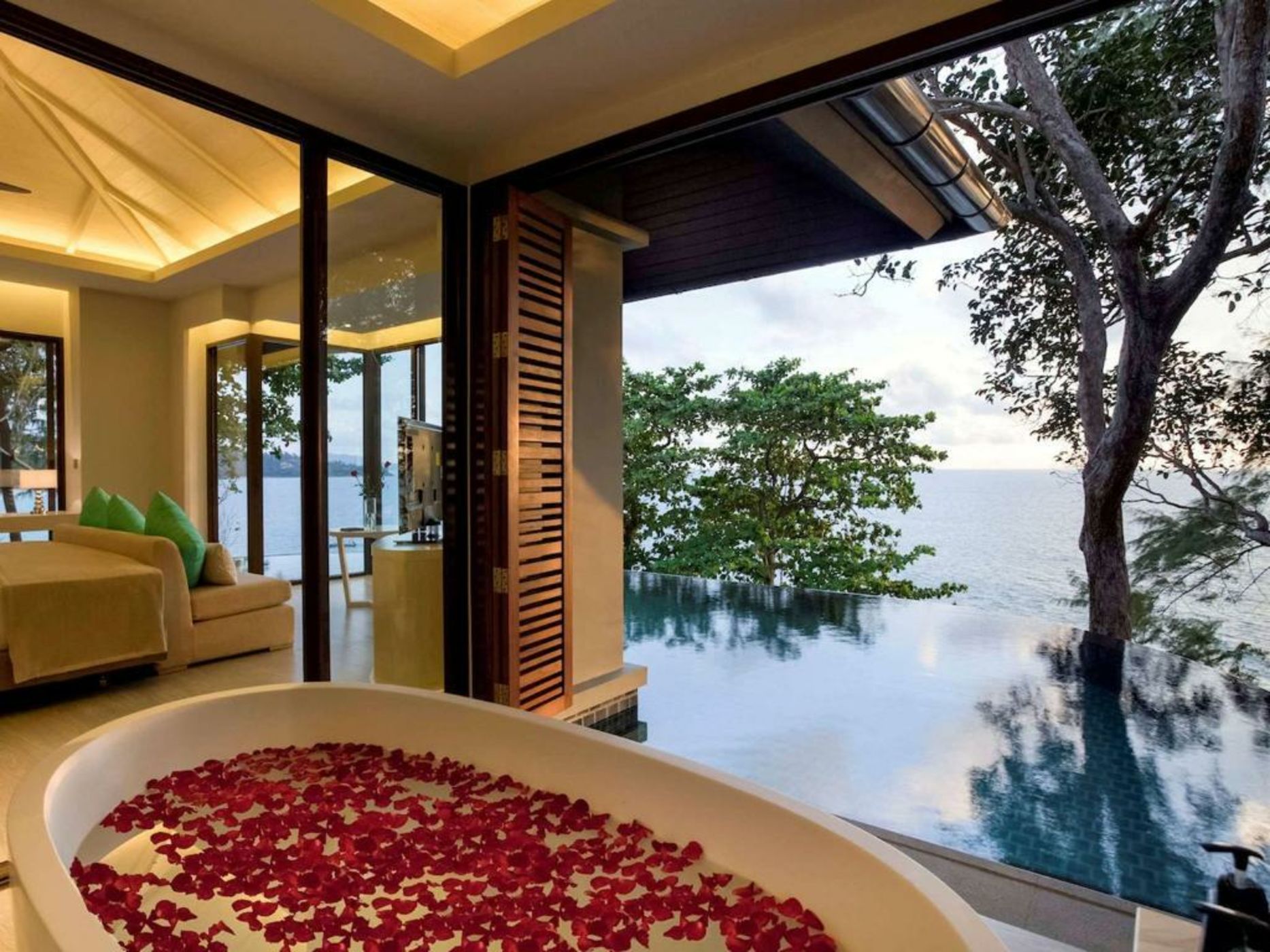 Pullman Phuket Arcadia Naithon Beach