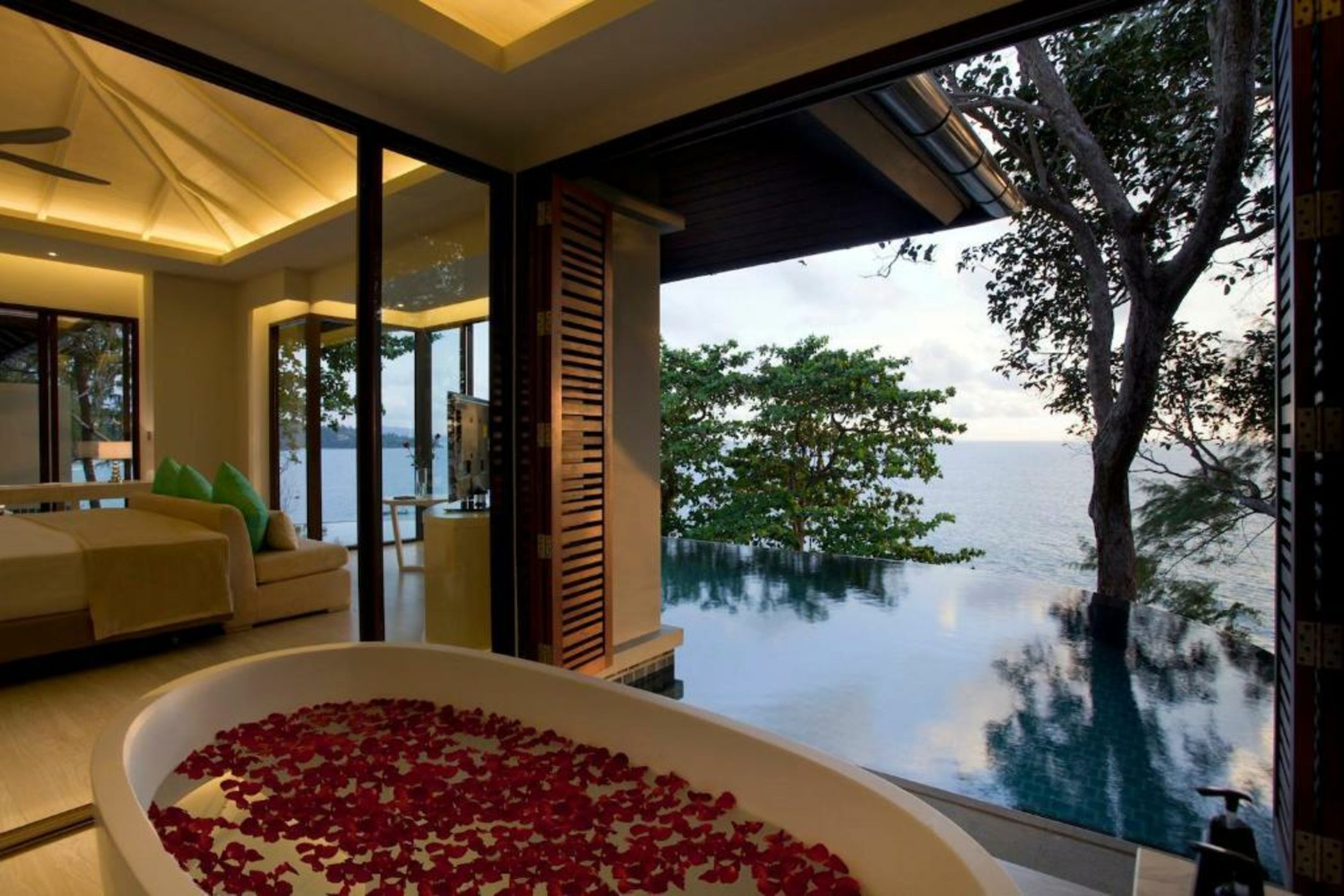 Pullman Phuket Arcadia Naithon Beach