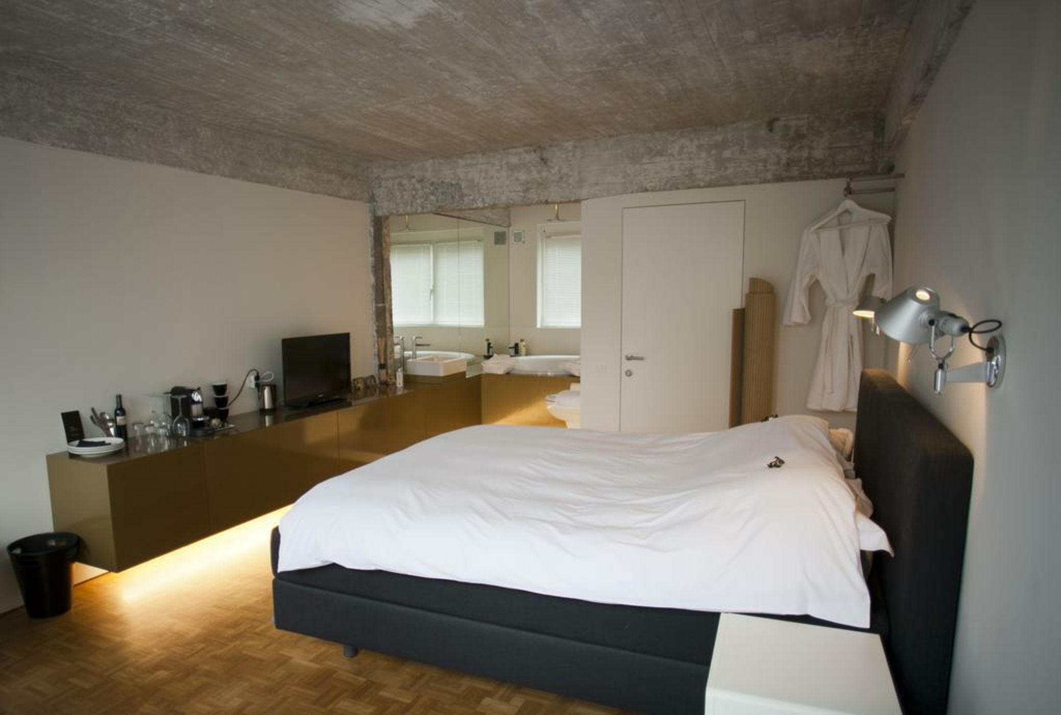 B&B Yellow Submarine