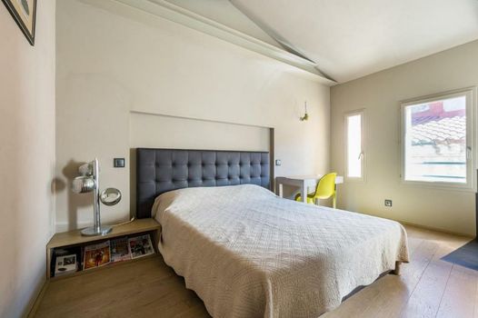 Can Artists La Loge