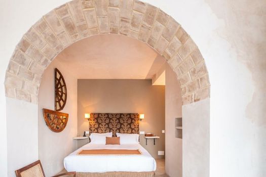 V... Boutique Hotel