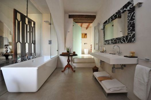 V... Boutique Hotel