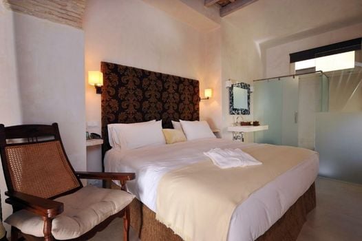 V... Boutique Hotel