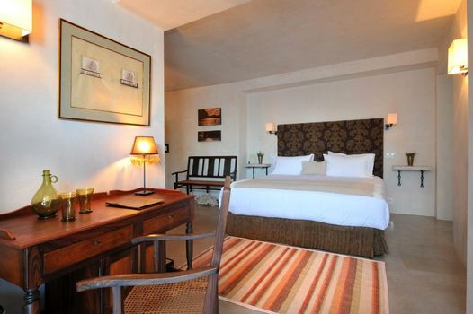 V... Boutique Hotel