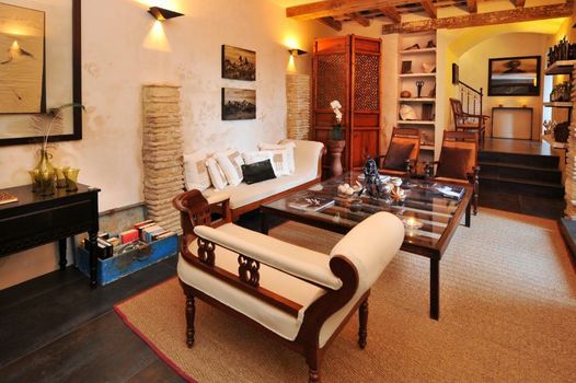 V... Boutique Hotel
