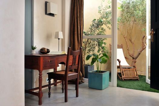 V... Boutique Hotel