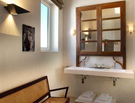 V... Boutique Hotel