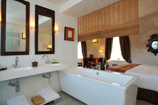 V... Boutique Hotel