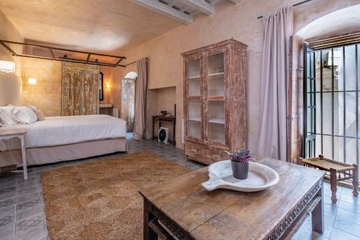 V... Boutique Hotel