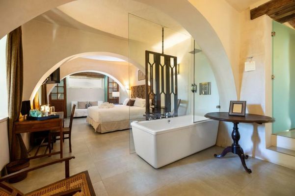 V... Boutique Hotel