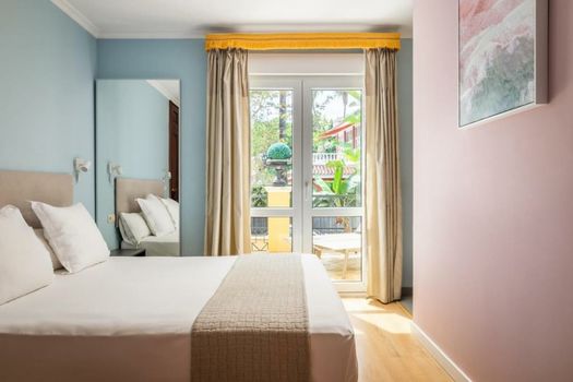 BYPILLOW Villa Lorena Adults Recommended