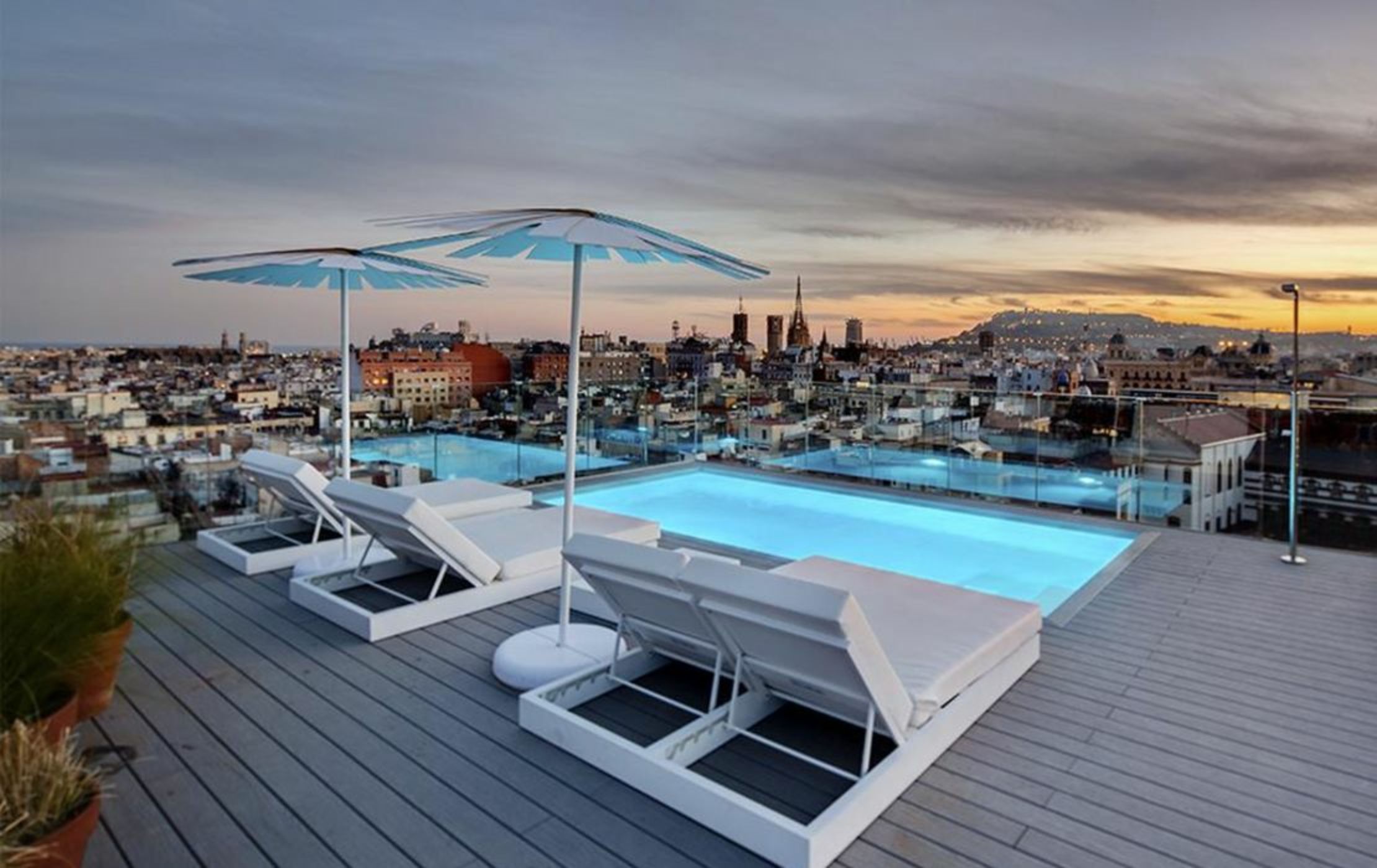 Yurbban Trafalgar Hotel