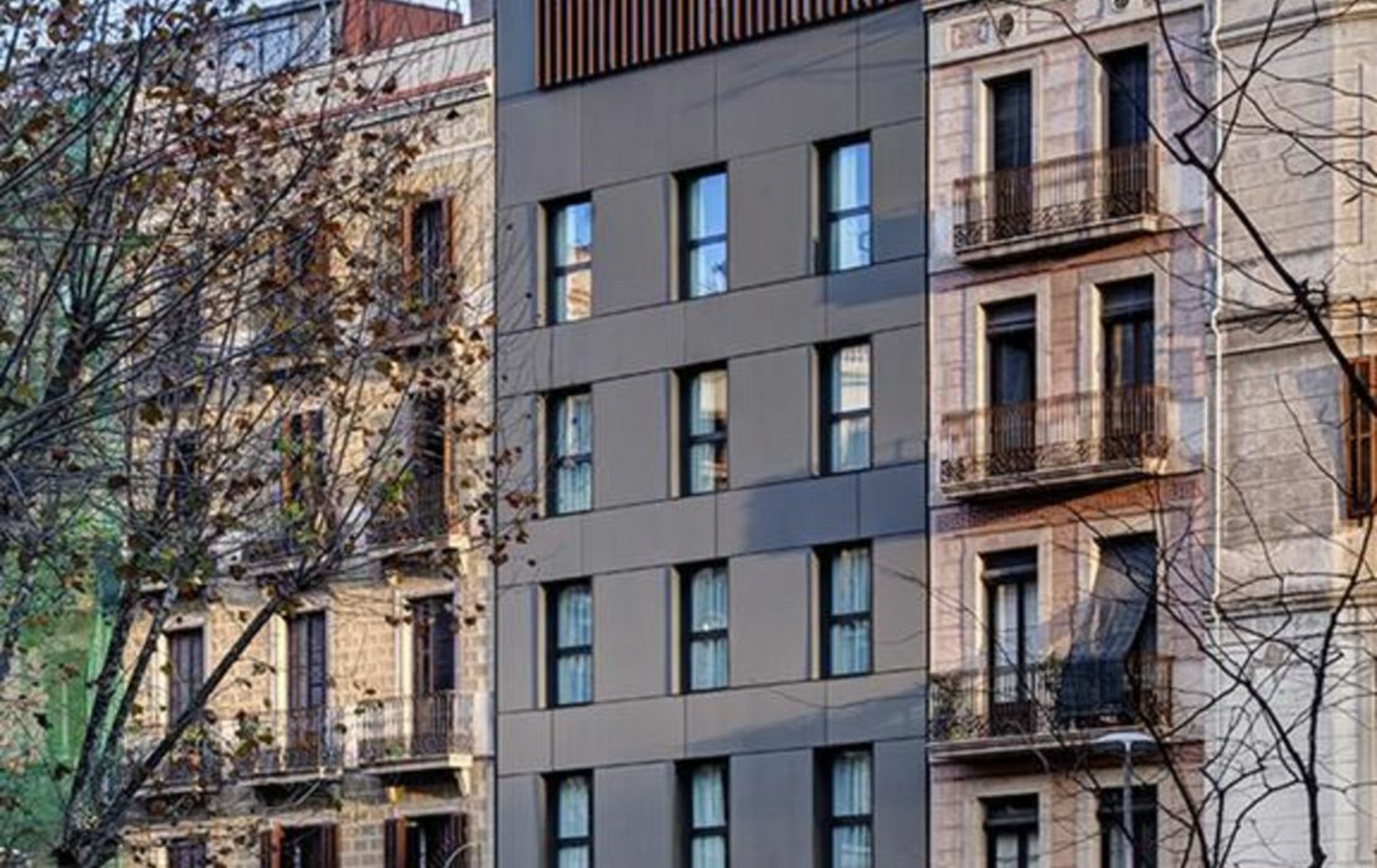 Yurbban Trafalgar Hotel