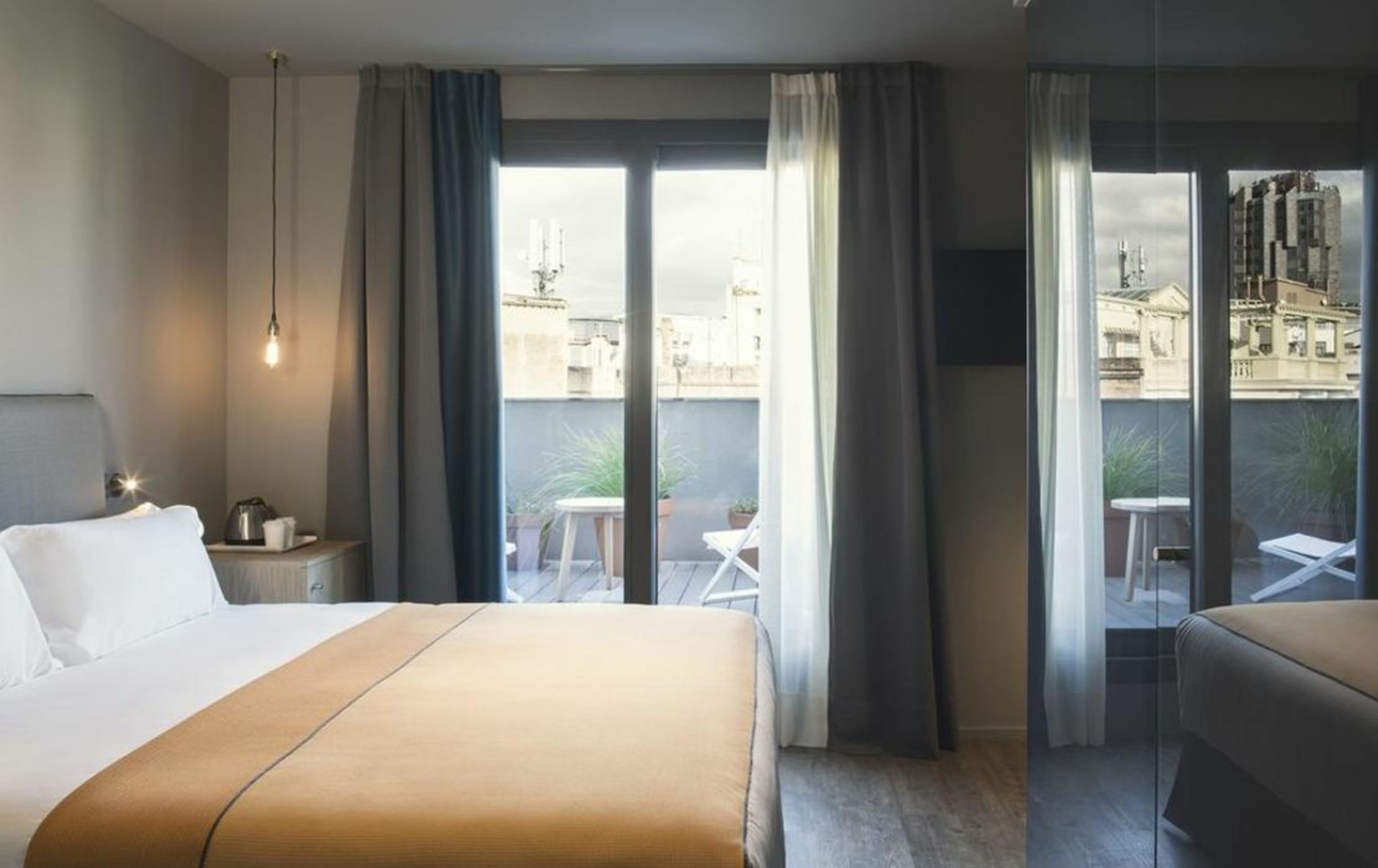 Yurbban Trafalgar Hotel