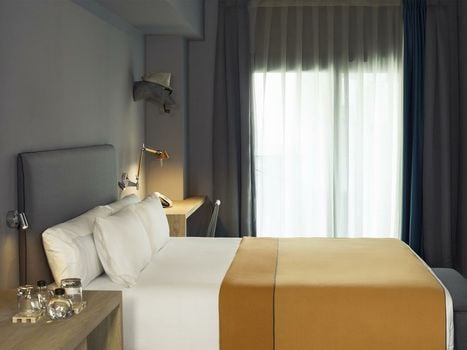 Yurbban Trafalgar Hotel