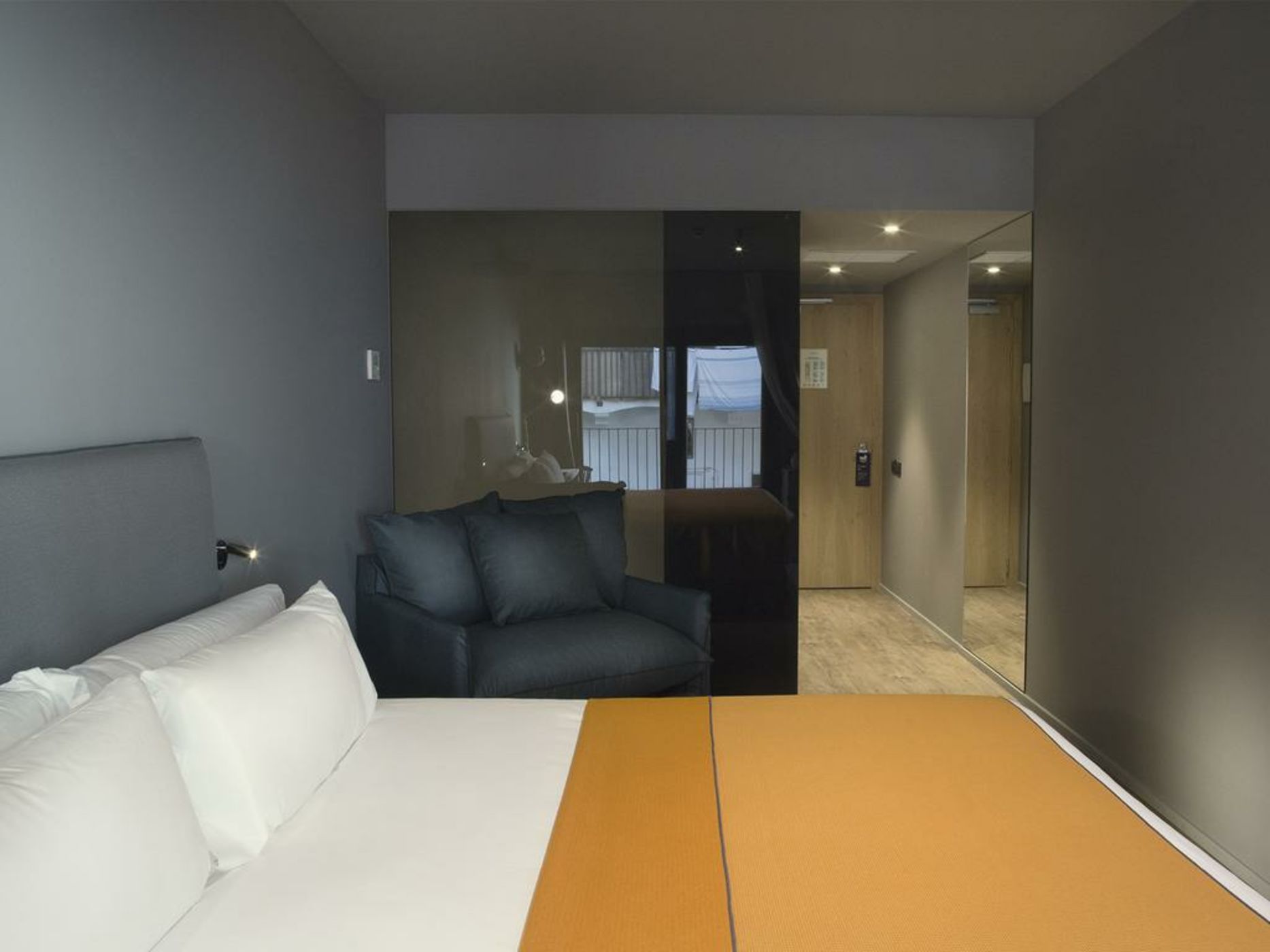 Yurbban Trafalgar Hotel