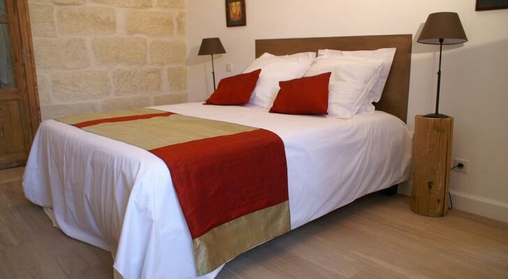 La Maison Rouge d'Uzes B&B