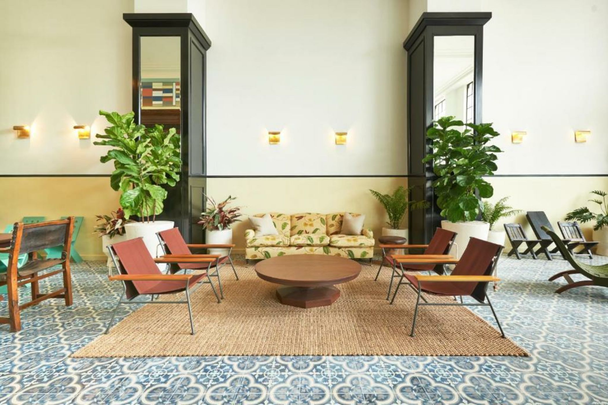 American Trade Hotel